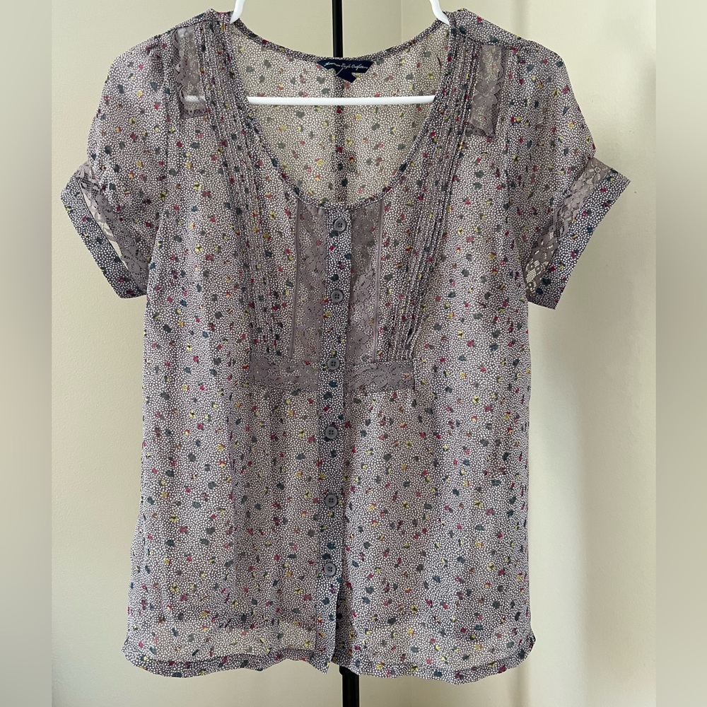 American Eagle Semi Shear Lace Botton Uo Tee Womens Small